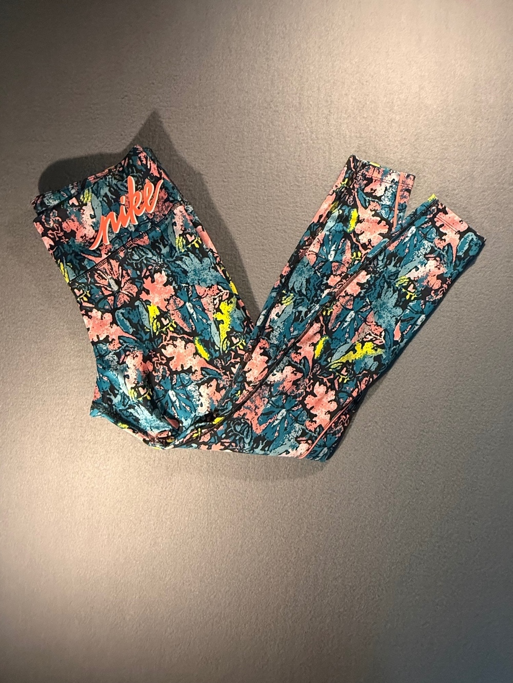 Nike Dri-FIT Floral Print Leggings Size Large